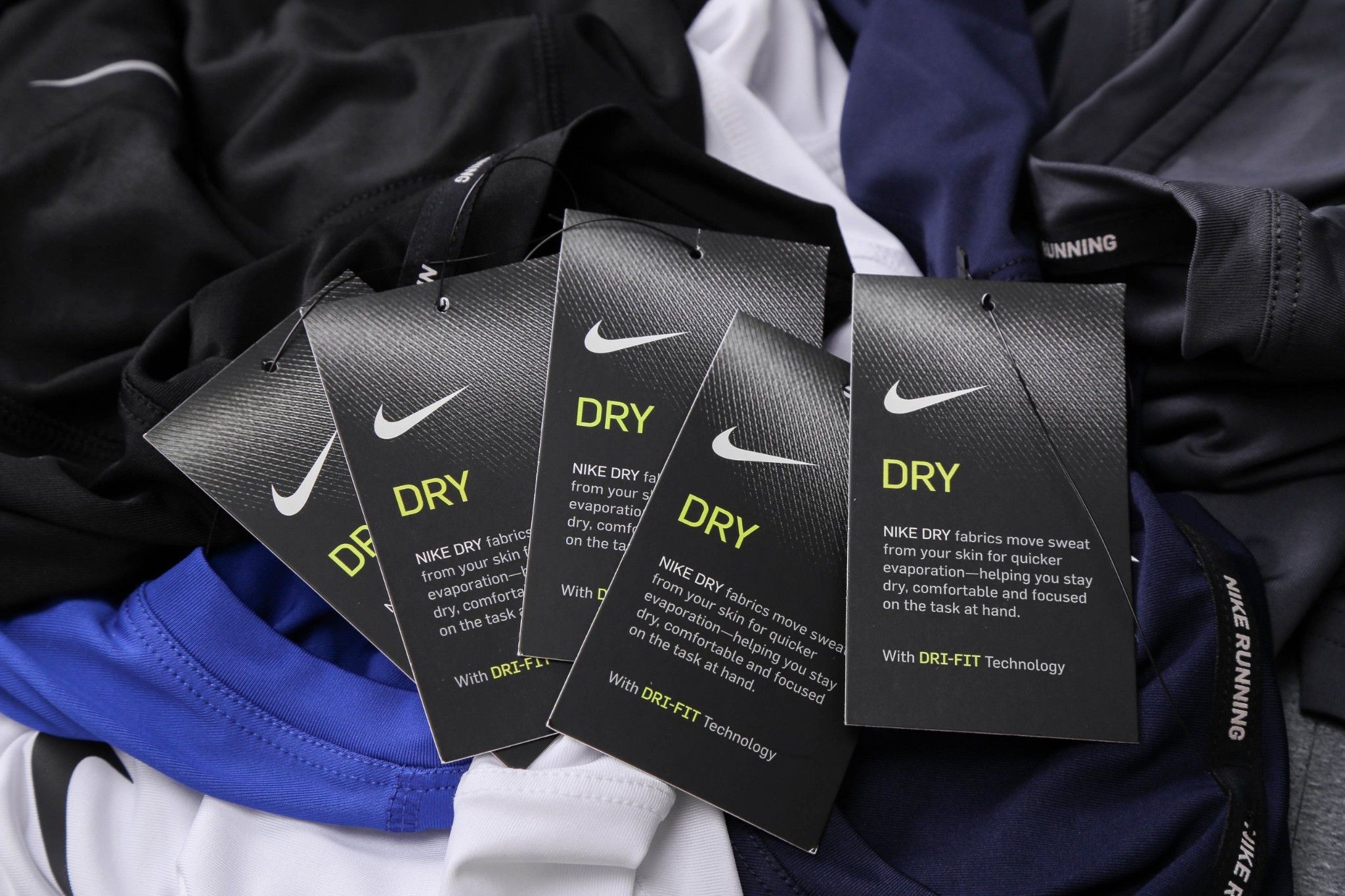 Áo nam nike 2 sọc vai