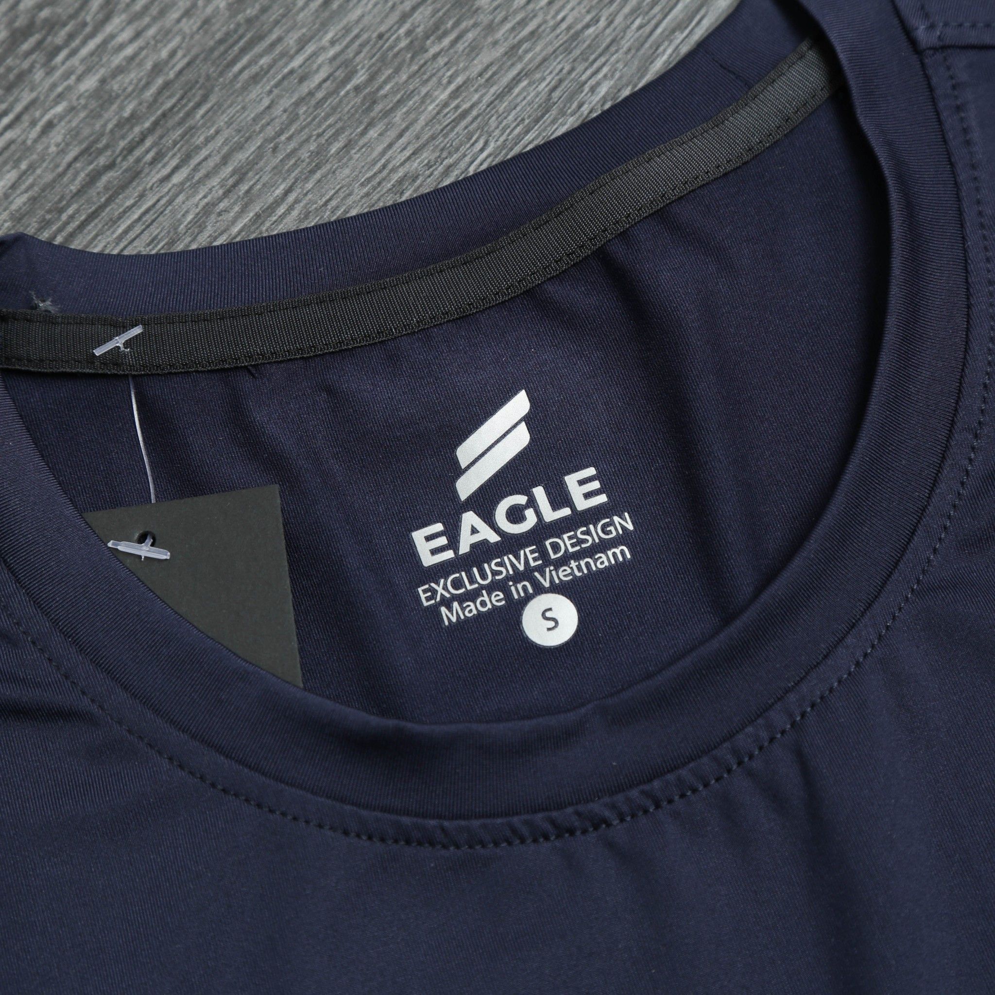 Áo ba lỗ nam Eagle in lưng V