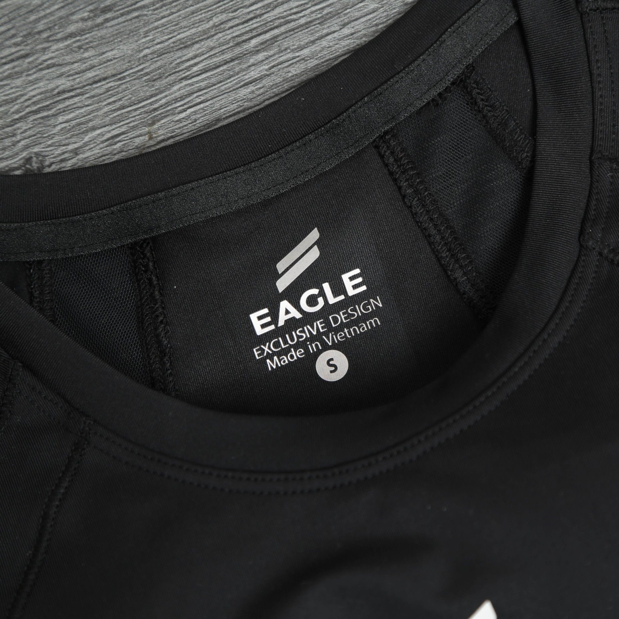 Áo crop top Eagle tay dài phối lưới lưng