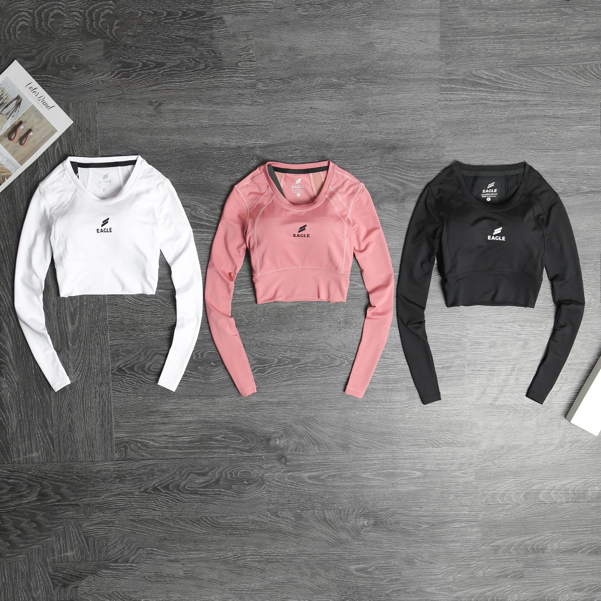 Áo crop top Eagle tay dài phối lưới lưng