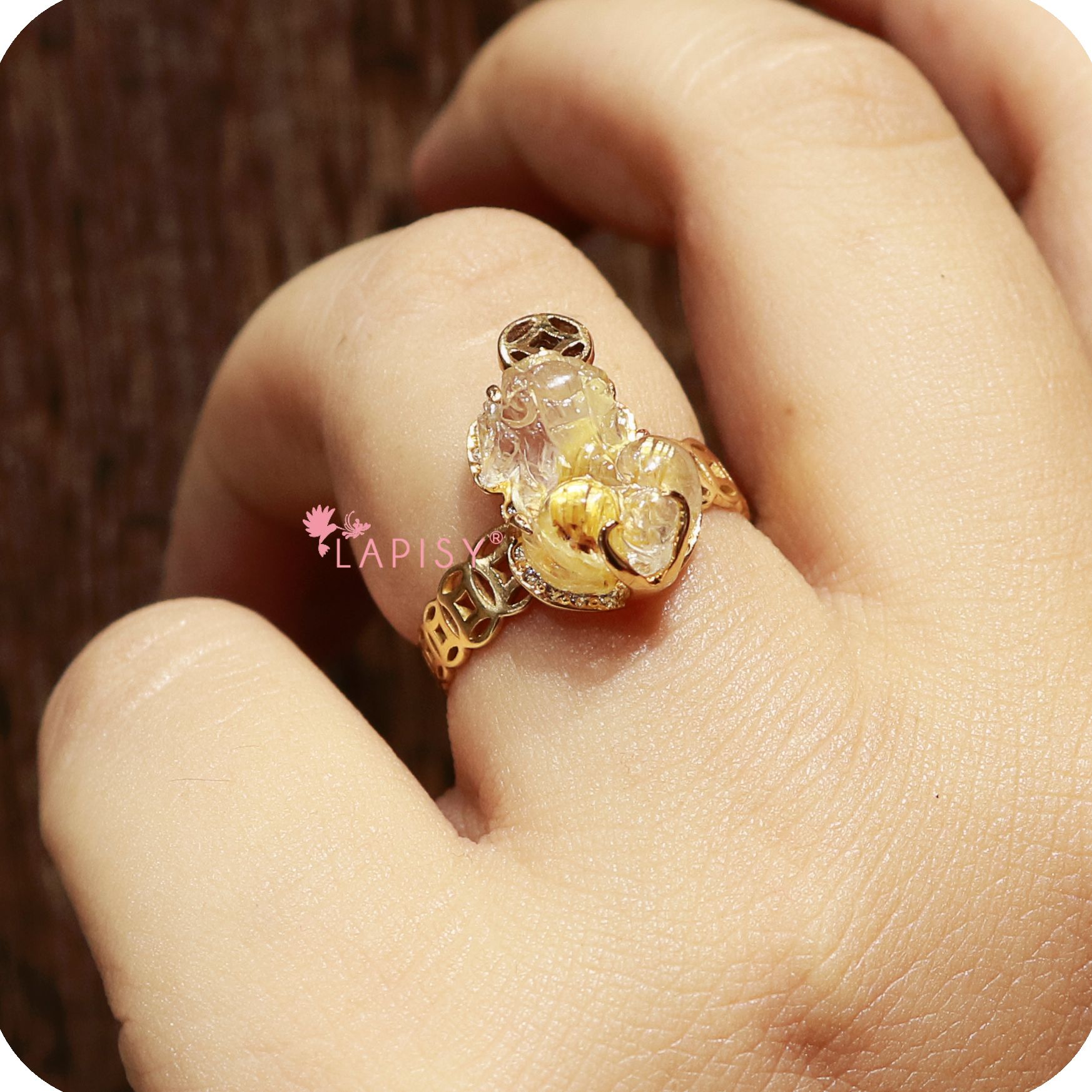 Lucky Coin ( Nhẫn tỳ hưu thạch anh tóc vàng + bạc phủ vàng 18k )