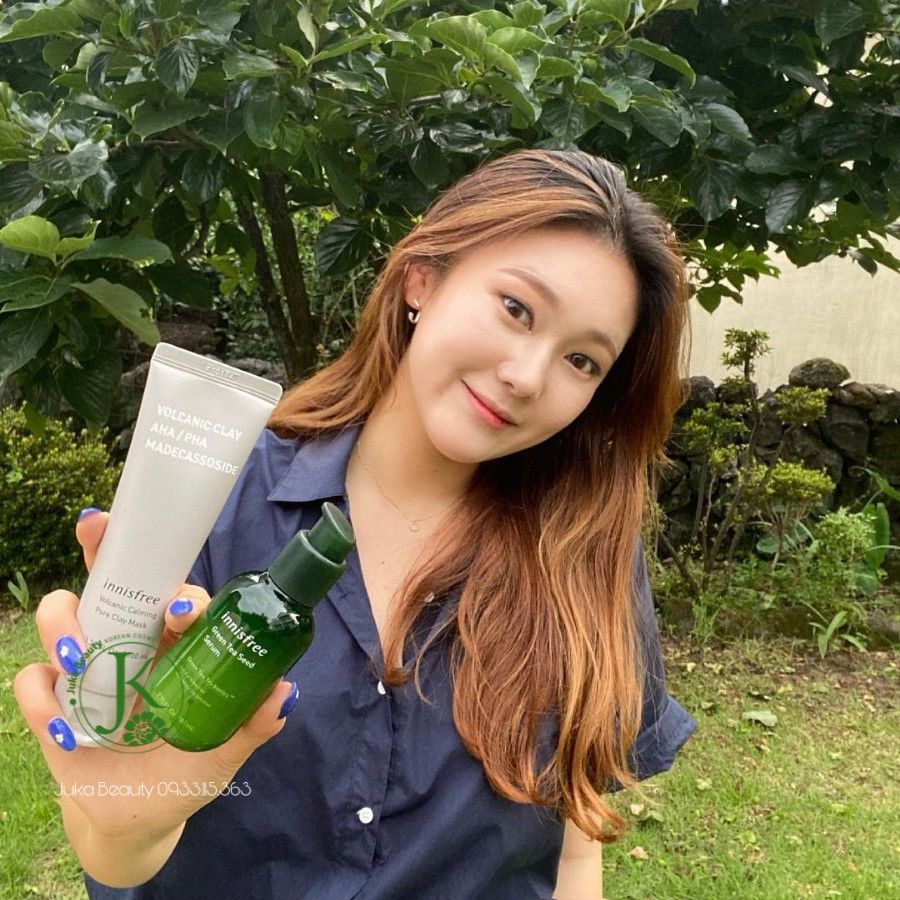 Mặt nạ đất sét giảm mụn đầu đen Innisfree Volcanic Calming Pore Clay Mask 100ml