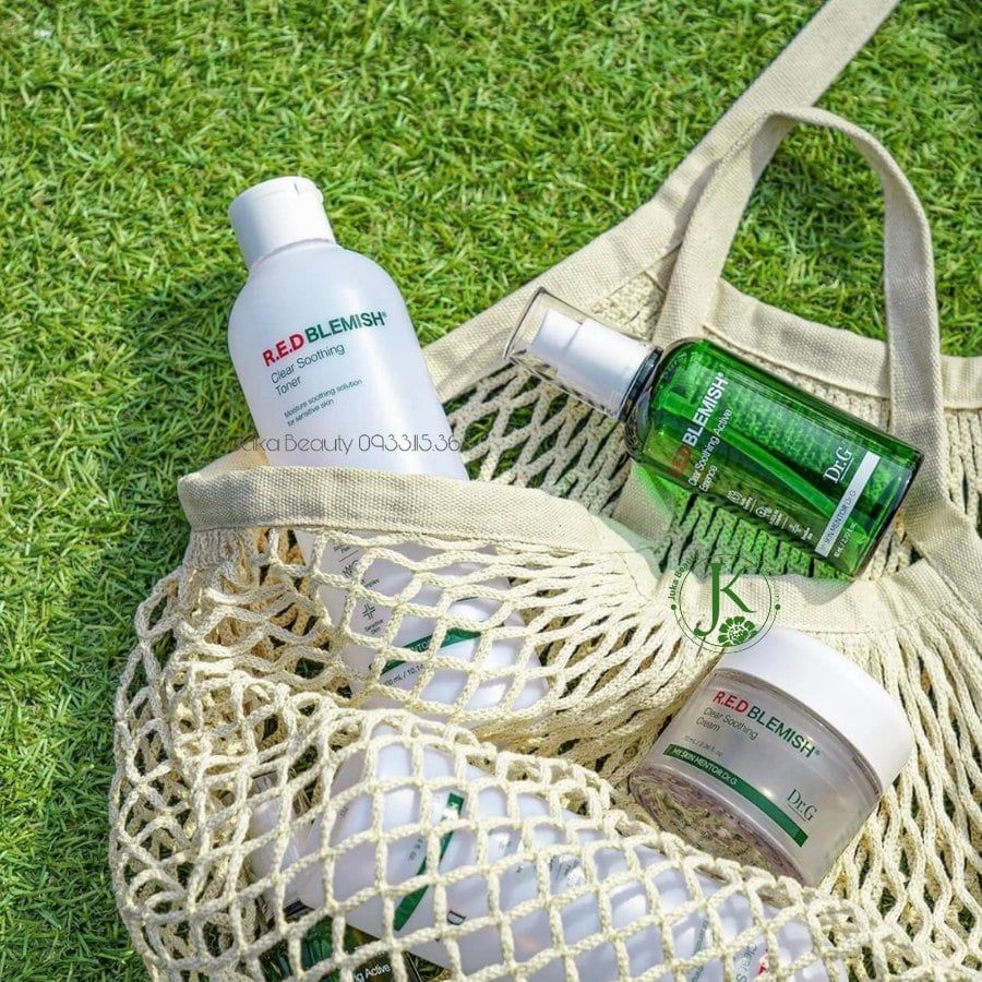 (Mẫu Mới) Nước Hoa Hồng Dưỡng Ẩm Làm Dịu Da Dr.G R.E.D Blemish Clear Soothing Toner 300ml