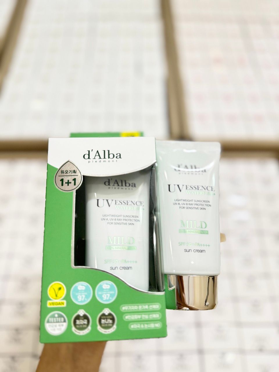 (XANH LÁ) Kem Chống Nắng Dịu Da, Không Nâng Tone D'Alba Waterfull MILD Sun Cream SPF50+ PA++++ 50ml