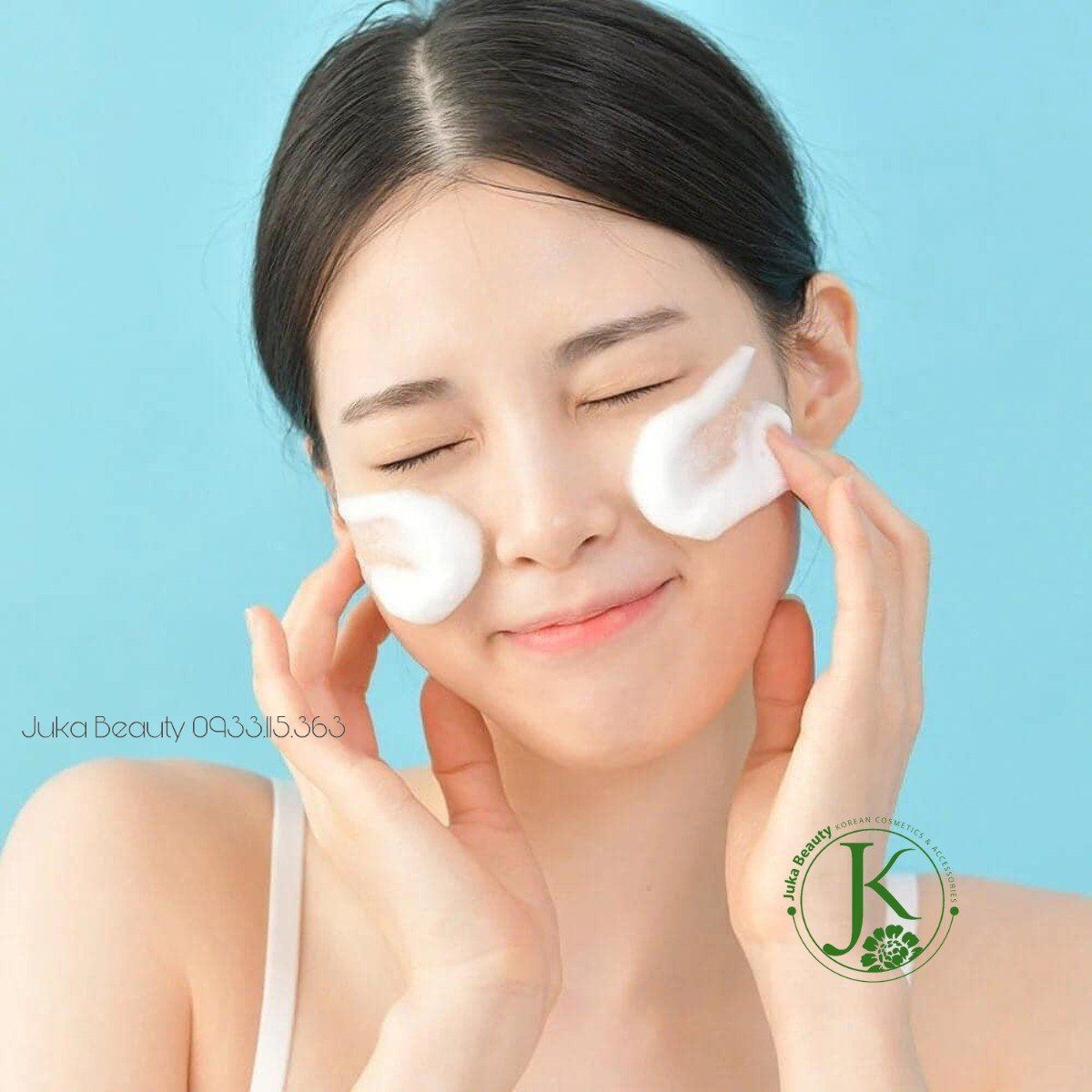 Sữa Rửa Mặt Dưỡng ẩm, Dịu Nhẹ Round Lab 1025 Dokdo Cleanser 150ml