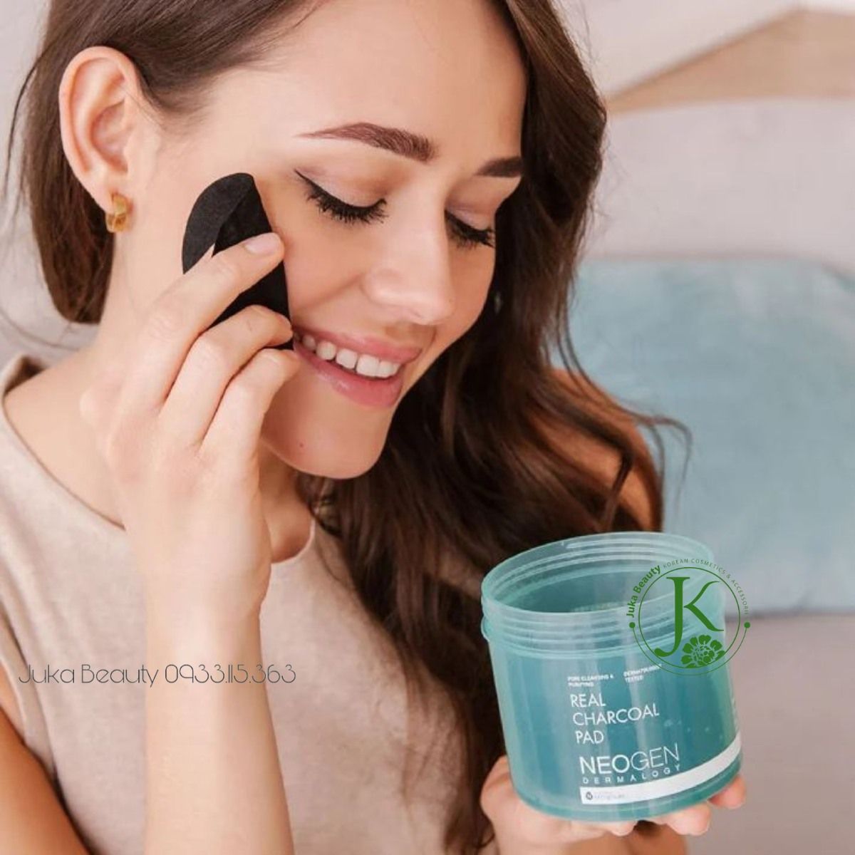 Toner Pad Than Tre Kiềm Dầu, Giảm Mụn Neogen Real Charcoal Pad 150ml (60 miếng)
