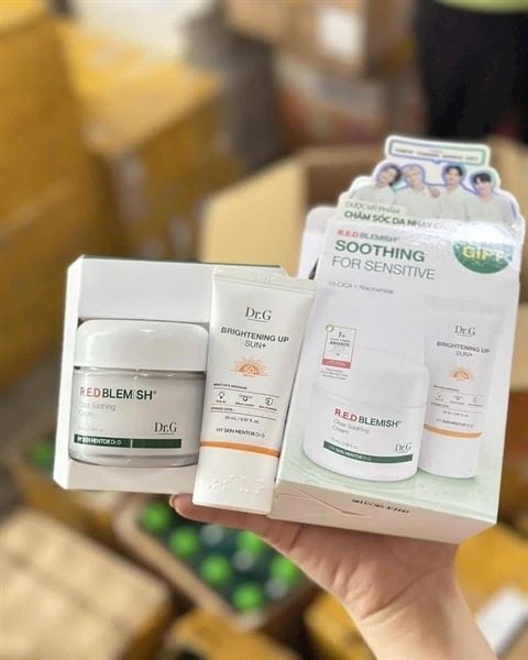 (Mẫu mới) Kem Dưỡng ẩm Làm Dịu, Phục Hồi Da DR.G R.E.D Blemish Clear Soothing Cream 70ml