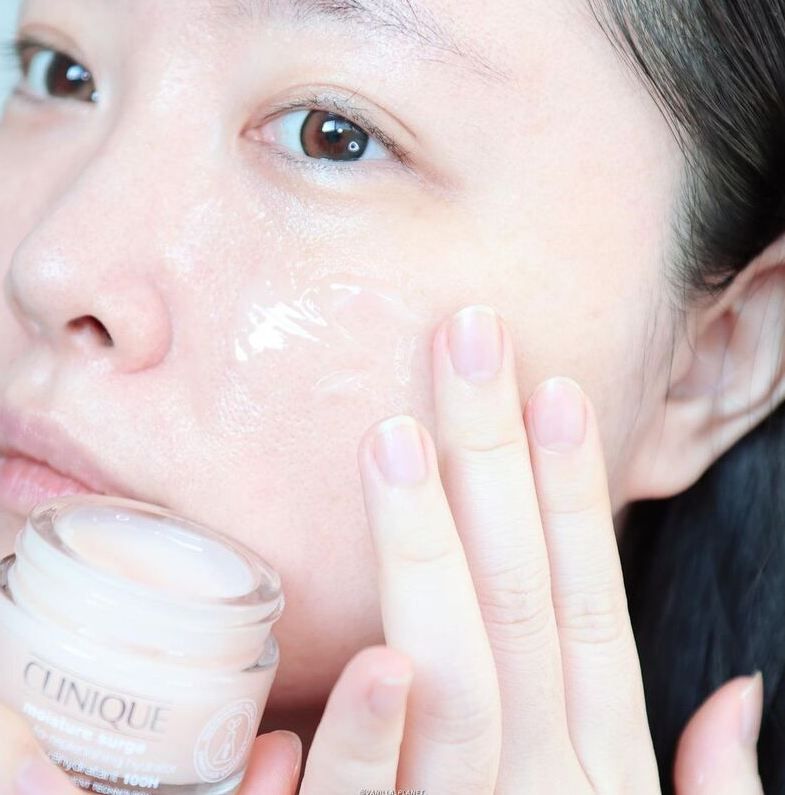 Kem Dưỡng Ẩm 100h Clinique Moisture Surge 100H Auto-Replenishing Hydrator 50ml