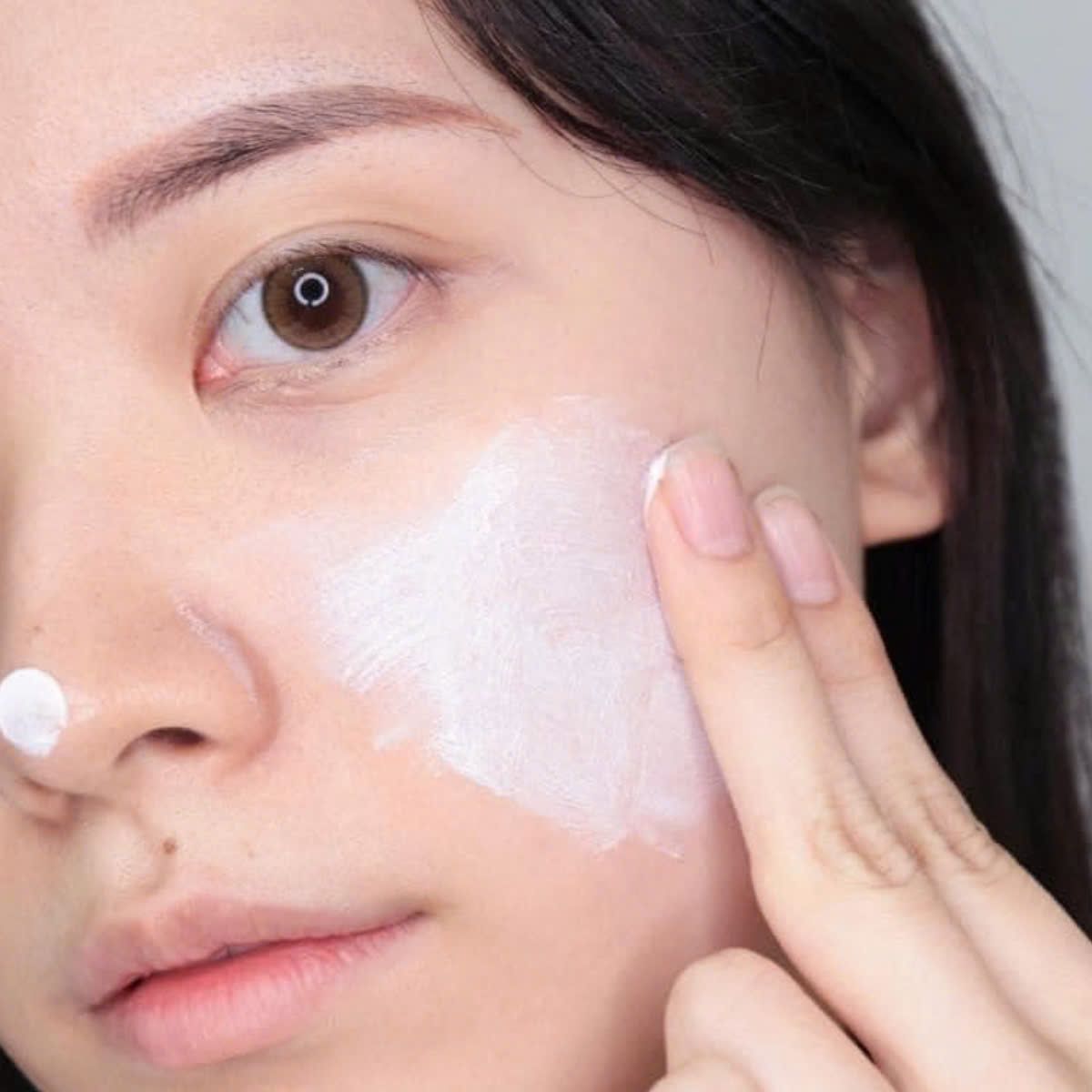 Kem Chống Nắng Cho Mặt Và Body Make P:rem Daily Sun Fluid 150ml