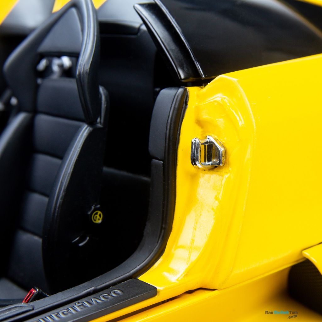 Mô hình xe Lamborghini Murcielago Roadster Yellow 1:12 Autoart