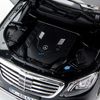 Mô hình xe Mercedes-Benz S560L Black 2018 1:18 Norev (14)