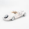 Mô hình xe Mercedes-Benz 500K Type Special 1:18 Maisto White (2)