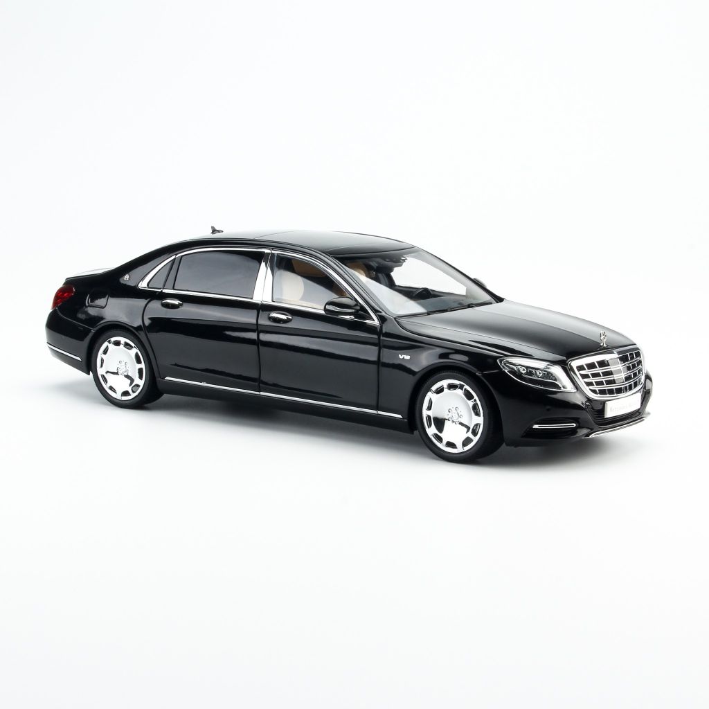 Mô hình xe Mercedes-Maybach S600 Black 1:18 Almost Real