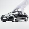 Mô hình xe Mercedes-Maybach S600 Black 1:18 Almost Real (16)
