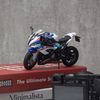 Mô hình xe BMW S1000RR 2021 1:12 Welly