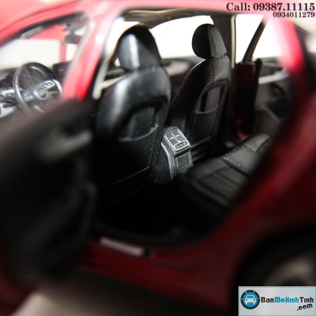 MÔ HÌNH AUDI A4 ALL NEW 2017 SEDAN RED 1:18 DEALER