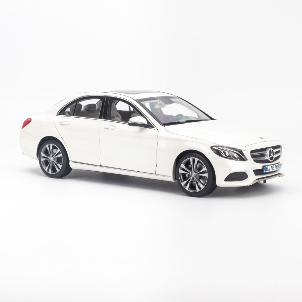 Mô hình xe Mercedes Benz C200 2015 1:18 Norev White