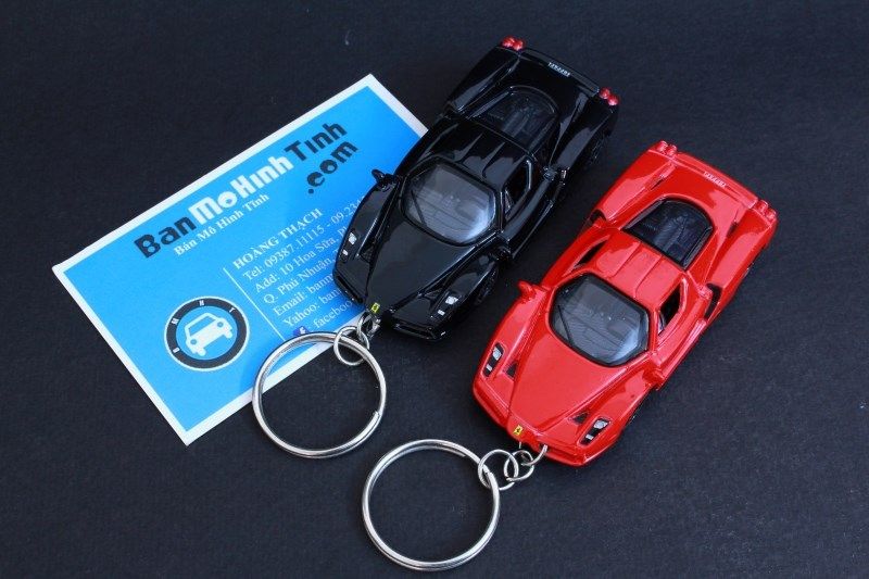 MÓC KHOÁ MÔ HÌNH XE FERRARI ENZO RED