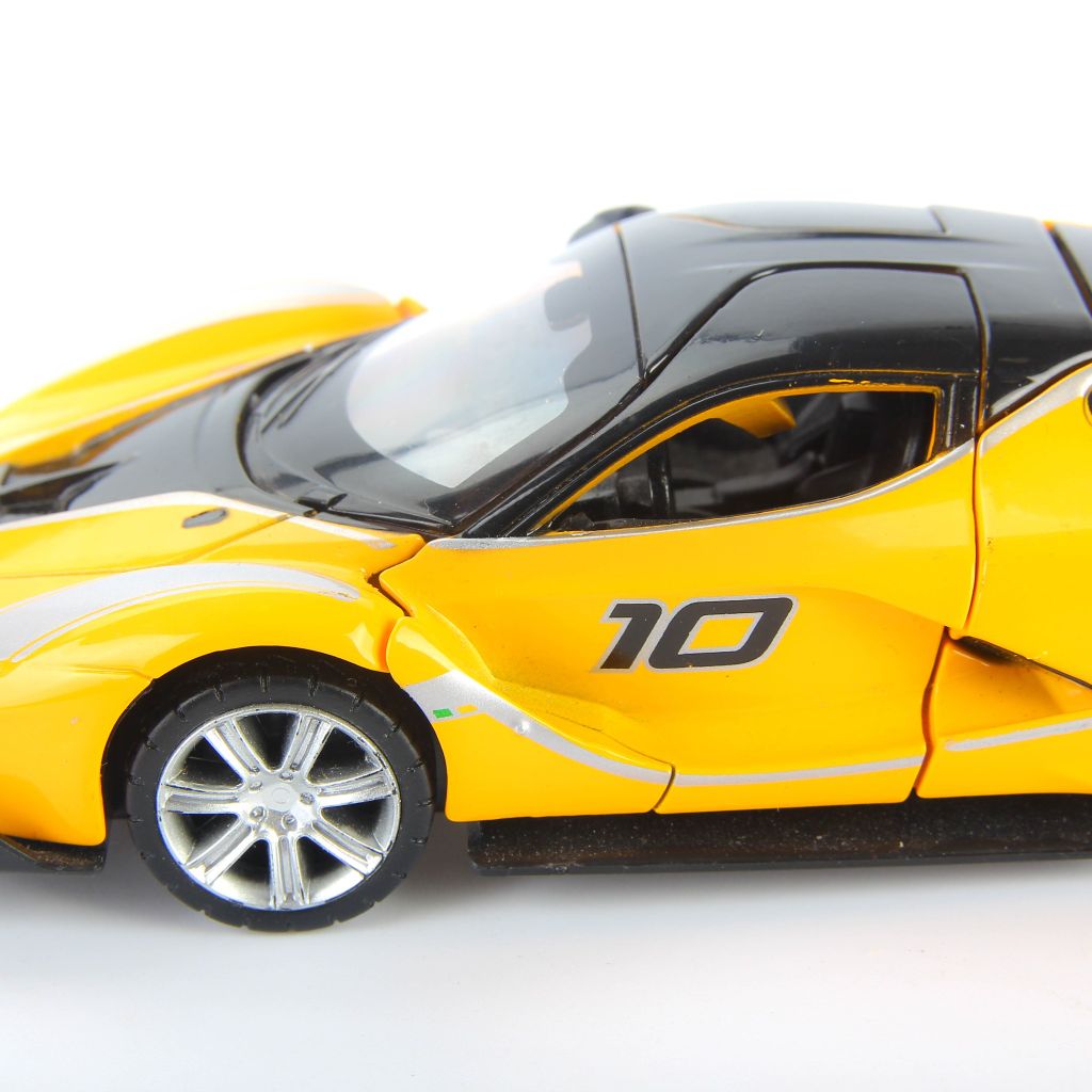 Mô hình xe ô tô Ferrari (Xe lỗi)