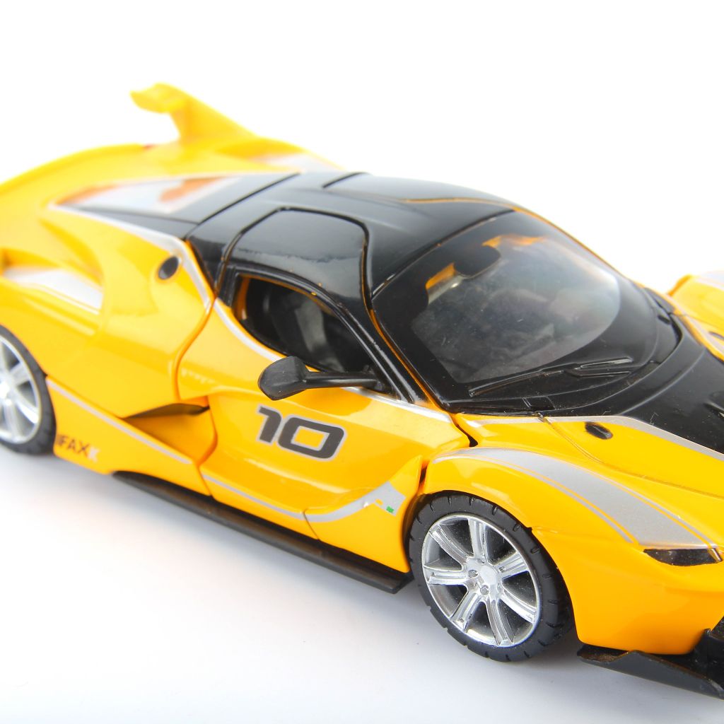 Mô hình xe ô tô Ferrari (Xe lỗi)