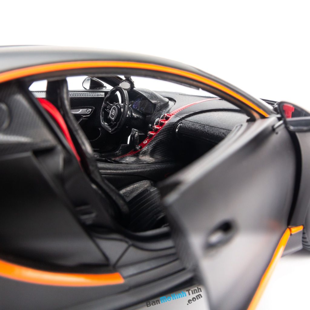Mô hình xe Bugatti Chiron 42s Version 1:18 Bburago
