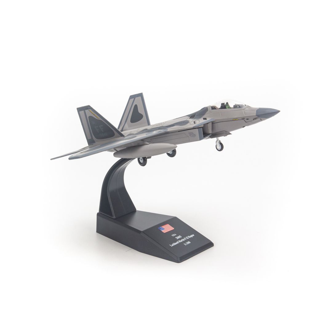 Mô hình máy bay chiến đấu F-22 Raptor Lockheed Martin 1:100 AmerCom