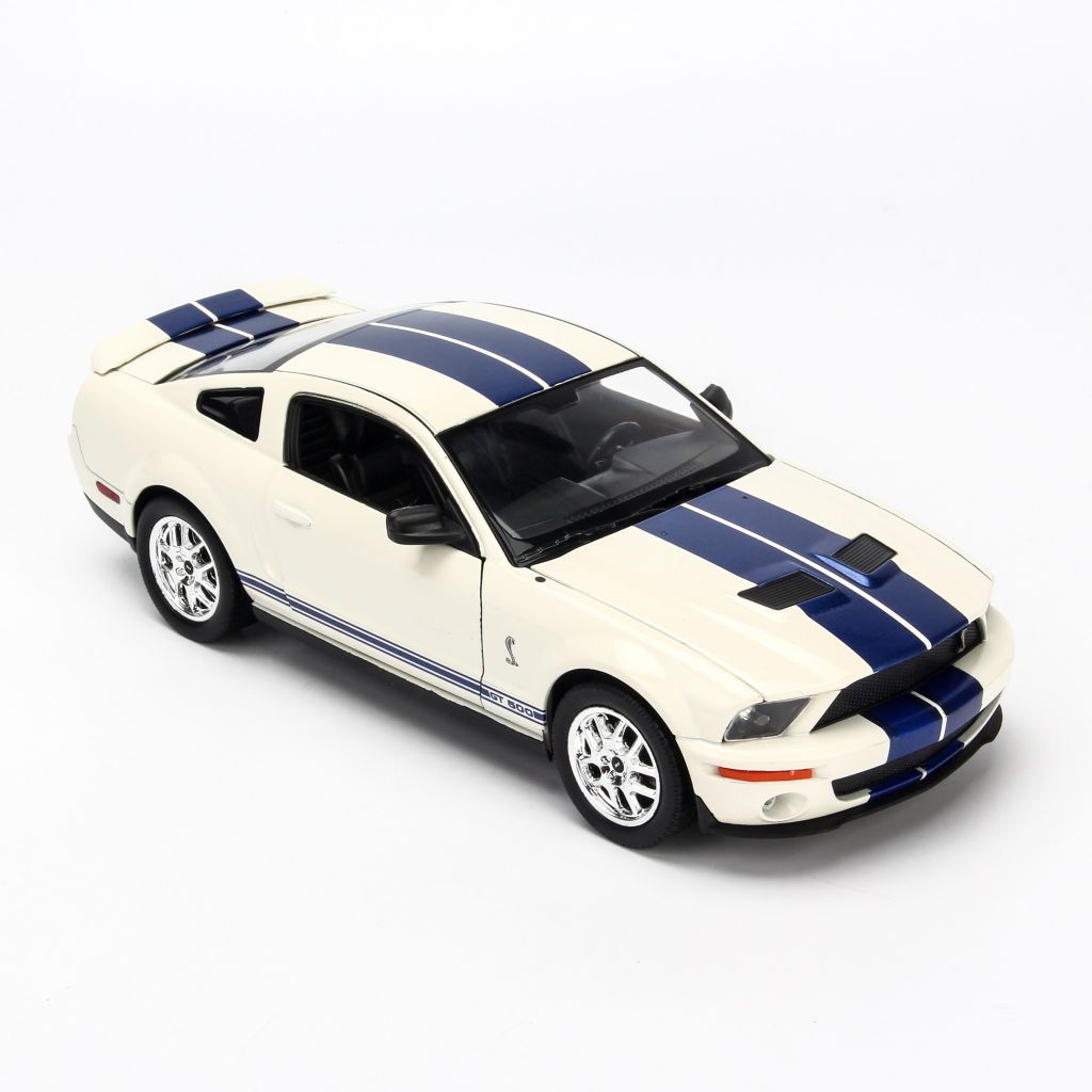 Mô hình xe Shelby Cobra GT500 2007 White 1:24 Welly - 22473