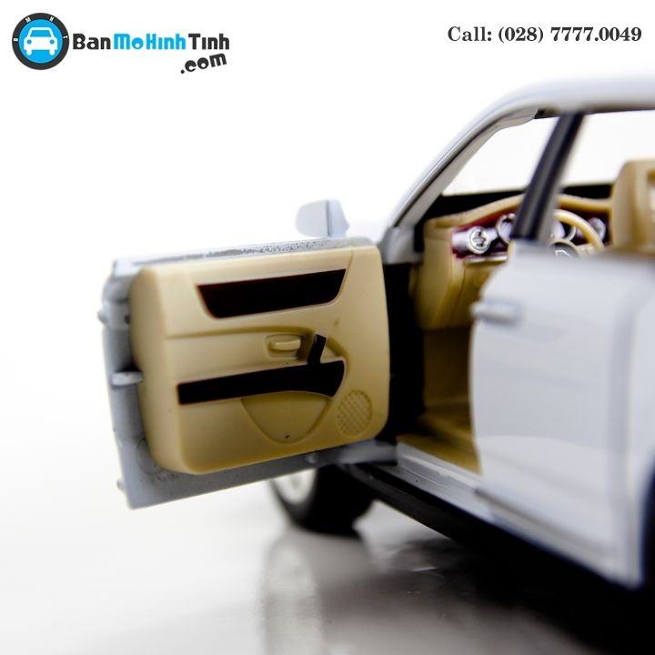 MÔ HÌNH ROLLS ROYCE CULLINAN WHITE 1:24 XLG