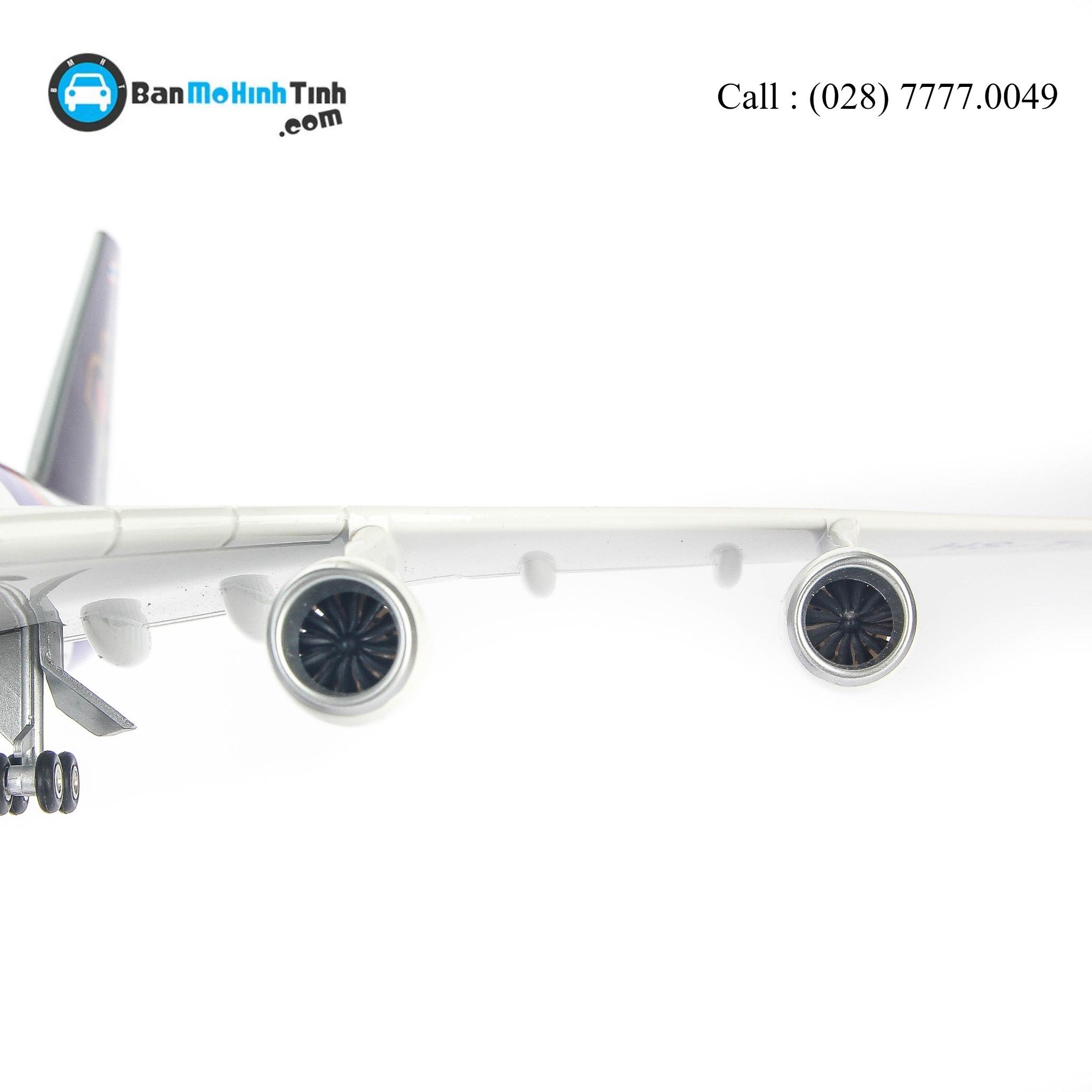 MÔ HÌNH MÁY BAY B747 THÁI EVERFLY 47CM (LED)