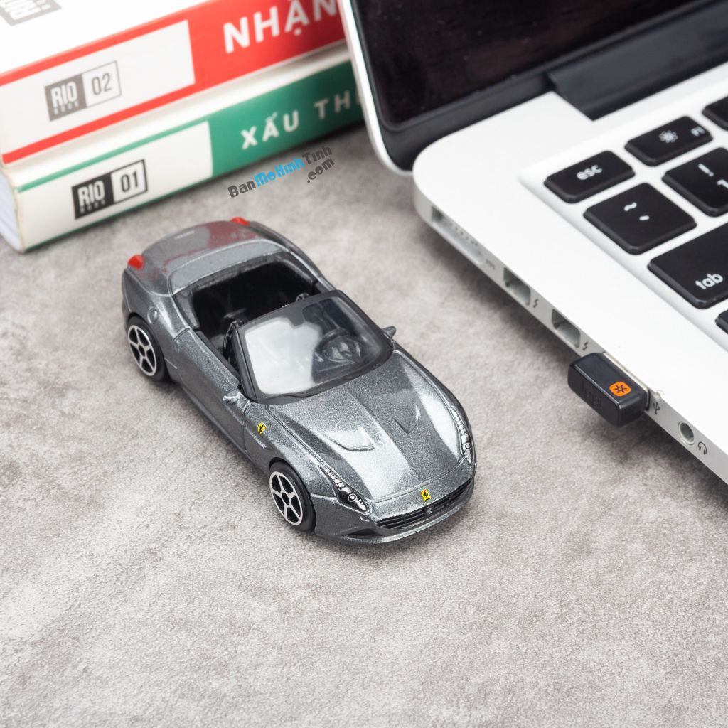 Mô hình xe Ferrari California T Open Top 1:64 Bburago