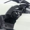 Mô hình xe Pagani Huayra 1:24 Welly White (8)