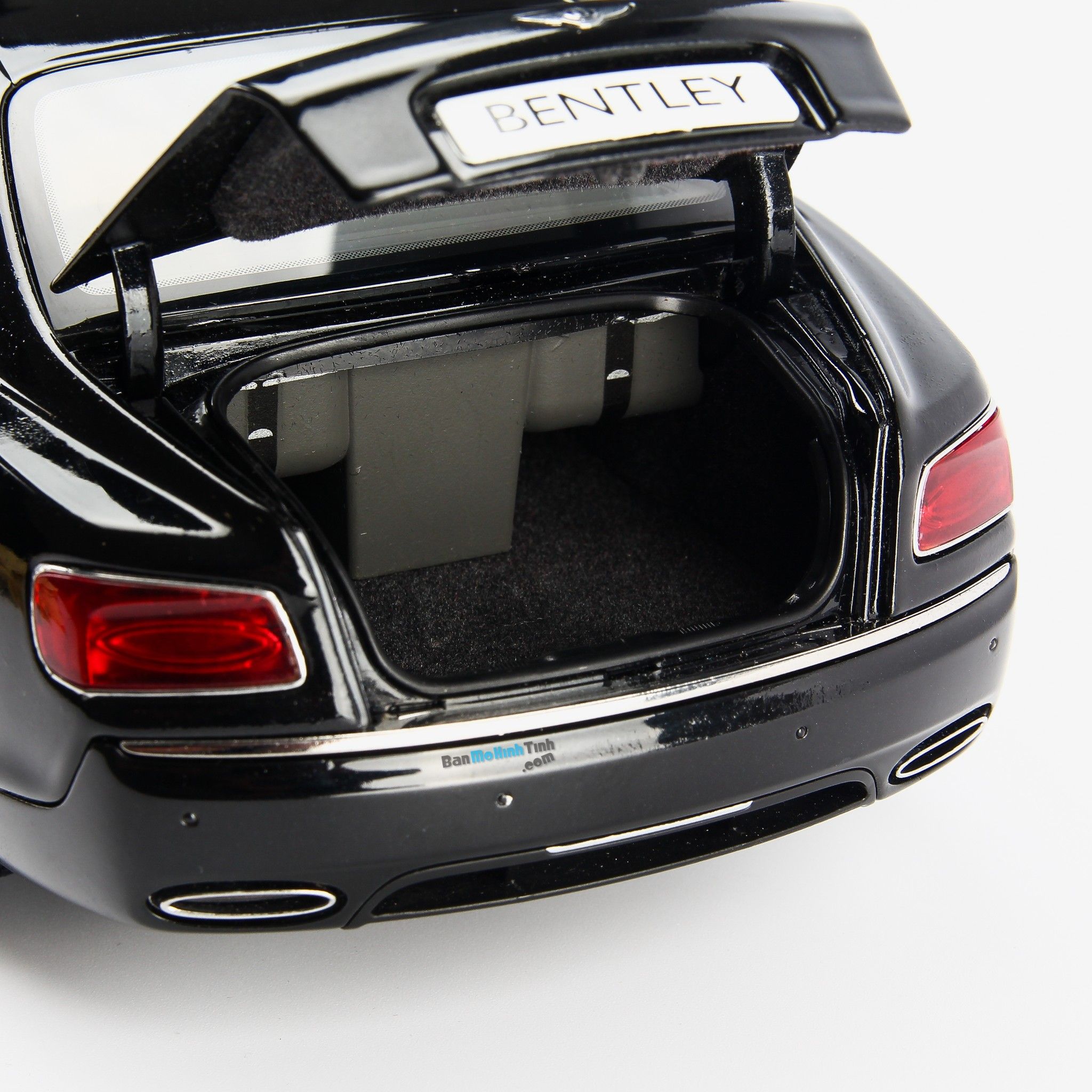 Mô hình xe Bentley Continental Flying Spur 2014 1:18 Kyosho Black