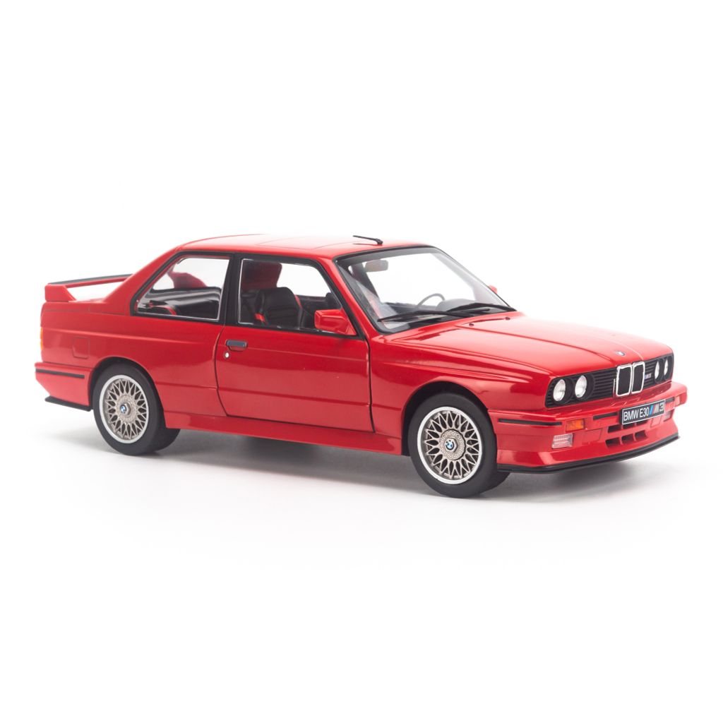 Mô hình xe BMW M3 E30 1986 1:18 Solido