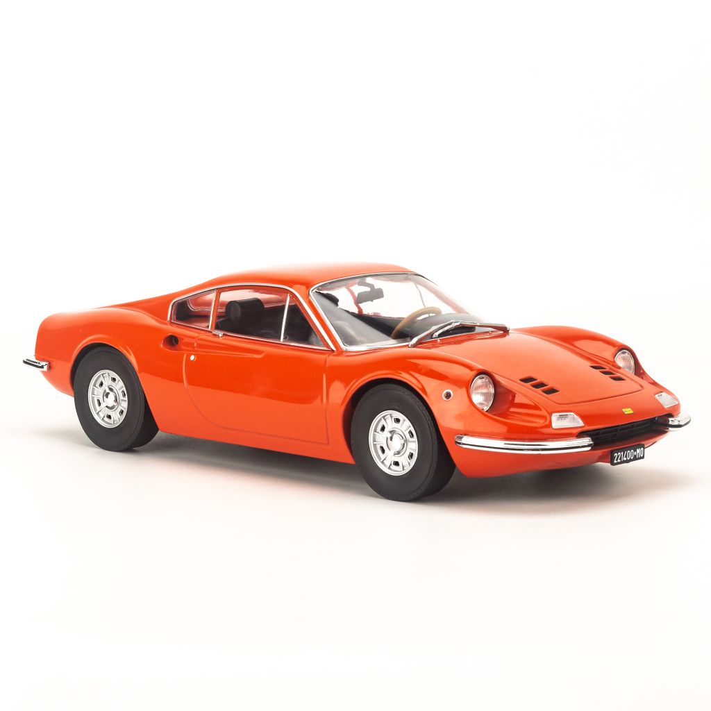 Mô hình xe Ferrari Dino 246 GT 607L 1969 1:18 MCG