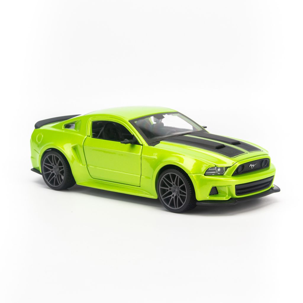  Mô hình xe Ford Mustang 2014 Street Racer 1:24 Maisto 