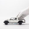 Mô hình xe Jeep Gladiator 2020 1:27 Welly White (5)