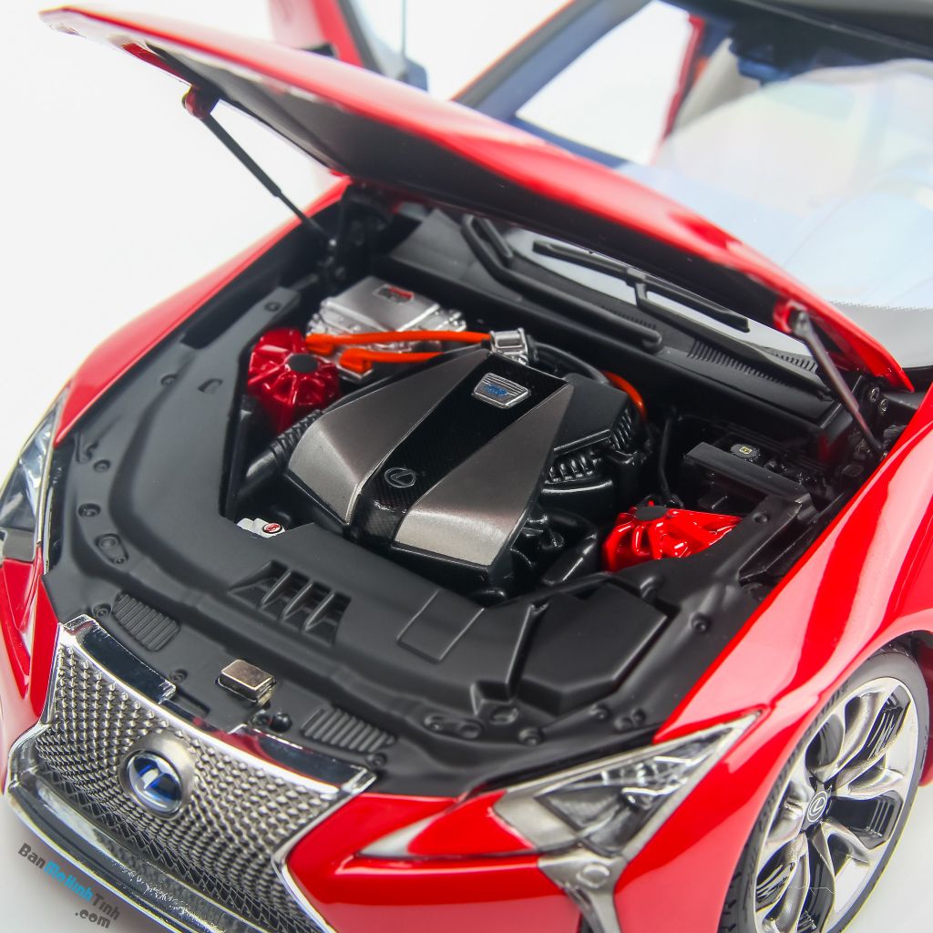Mô hình xe Lexus LC500h 1:18 Dealer