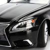 Mô hình xe Lexus LS600hL Black 1:18 AUTOart (9)