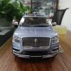  Mô hình xe Lincoln Navigator 1:18 Dealer - Light Blue 