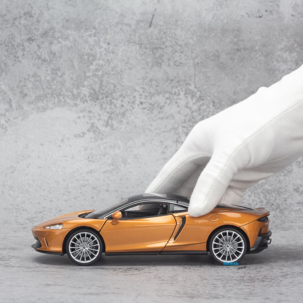 Mô hình xe McLaren GT 1:24 Welly - 24105
