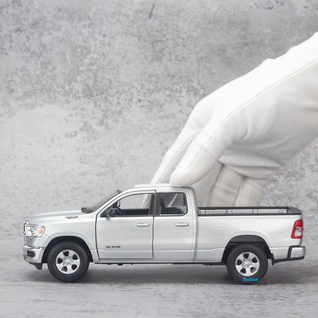 Mô hình xe Dodge RAM 1500 2019 1:27 Welly - 24104W