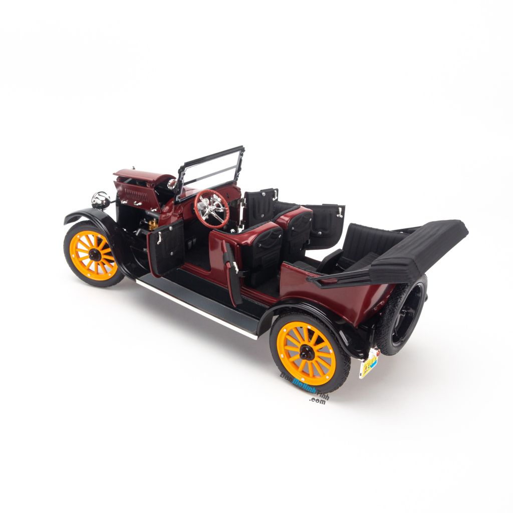 Mô hình xe REO Touring 1917 1:18 Signature