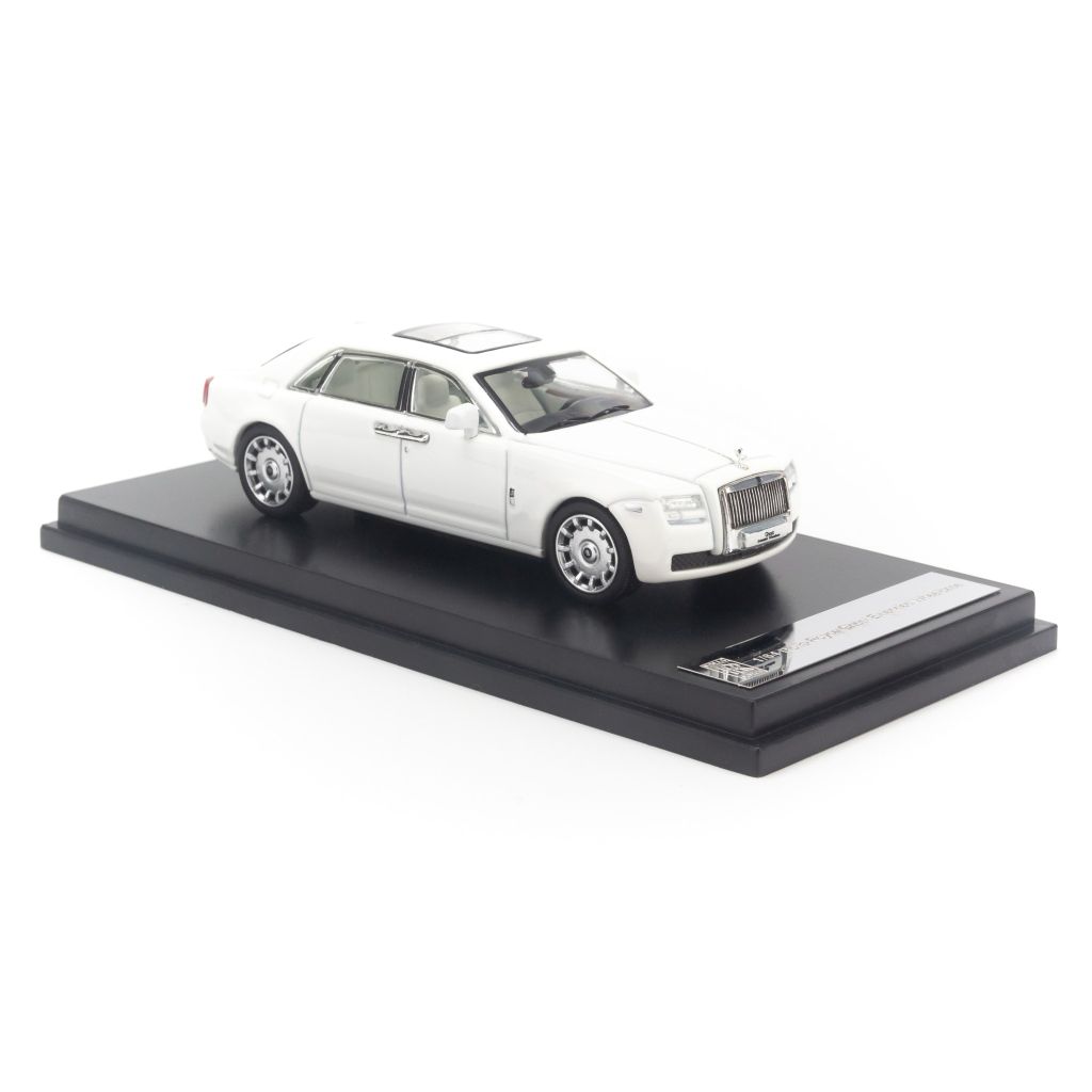 Mô hình xe sang Rolls Royce Ghost EWB 1:64 Dealer White