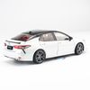 Mô hình xe Toyota Camry 2018 Sport White 1:18 Paudi (8)