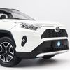 Mô hình xe SUV Toyota RAV4 2019 White 1:18 Dealer (8)