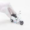 Mô hình xe Vespa GTS 125cc 2017 1:18 Welly White (7)