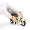 Mô hình xe Vespa GTS 300ie 2017 1:18 Maisto Gold (8)