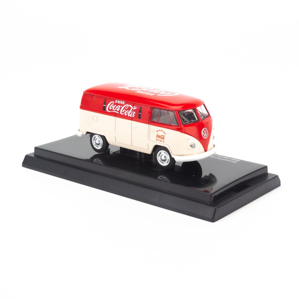 Mô hình xe Volkswagen T1 Bus 1:64 Dealer CocaCola giá rẻ