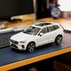 Mô hình xe Volvo XC60 Recharge 2022 1:18 Dealer