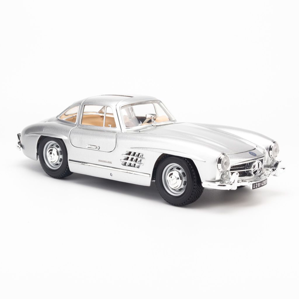 Mô hình xe Mercedes Benz 300SL 1954 1:18 Bburago Silver MH18-12047